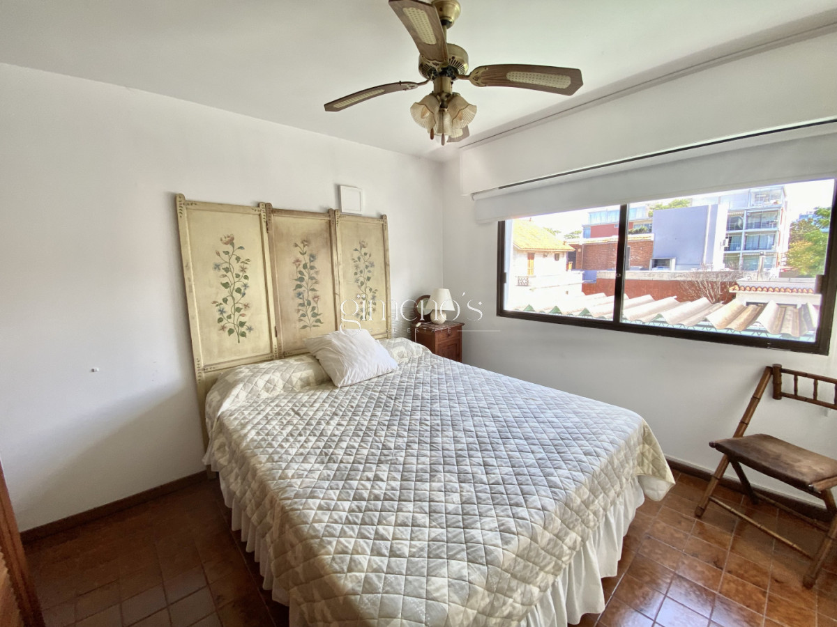 Apartamento ID.1067 - Apartamento de 3 dormitorios en Venta - Playa Mansa - Punta del Este 