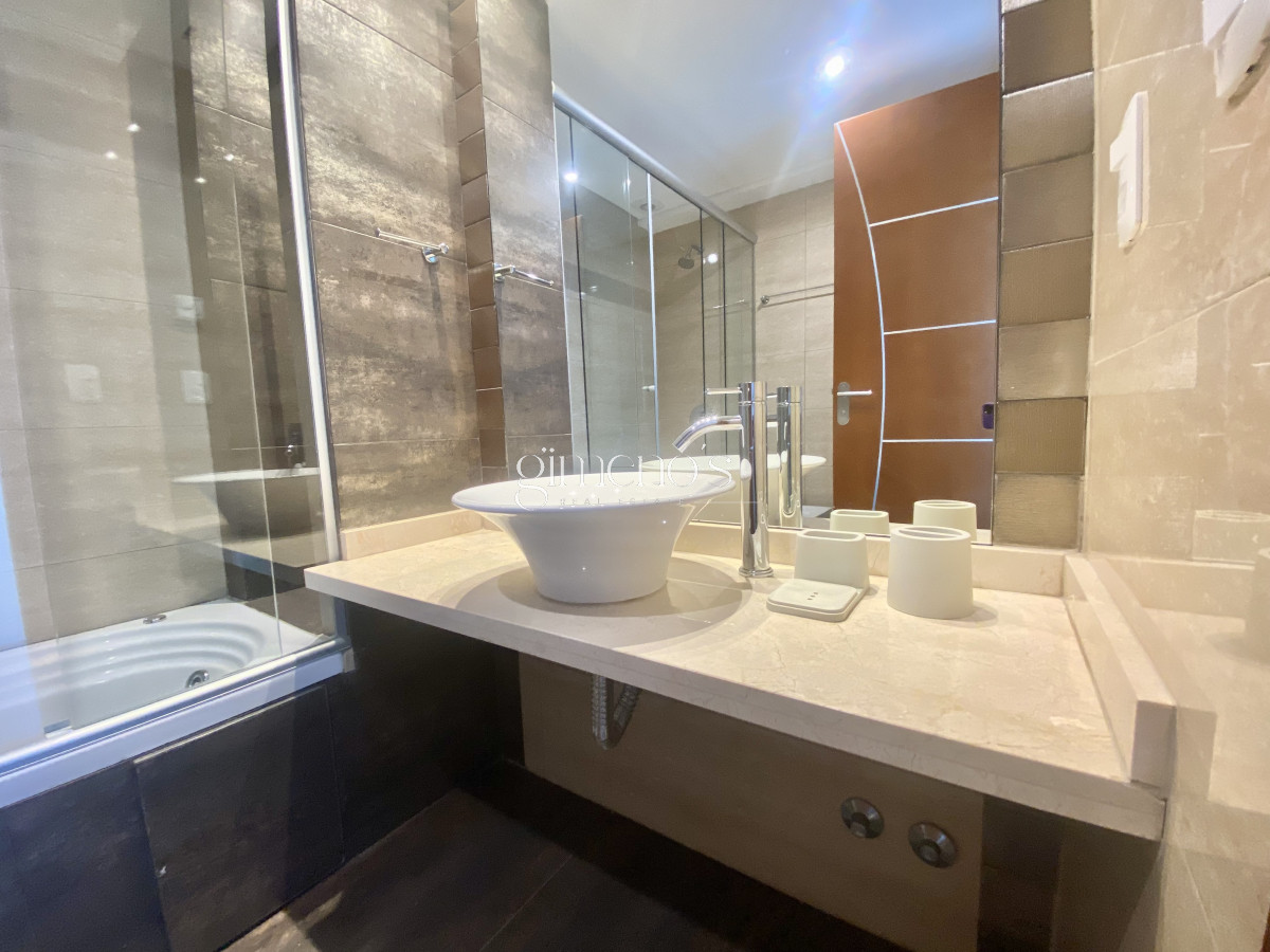 Apartamento ID.508 - Apartamento en Venta Playa Mansa 2 dormitorios MIAMI BOOULEVARD