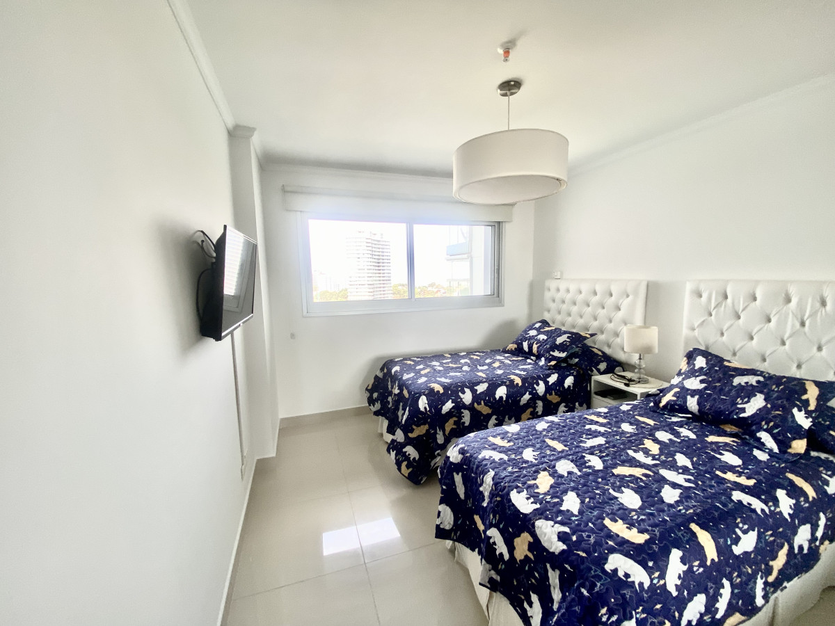 Apartamento ID.116 - Apartamento de categoria en venta Playa Mansa 2 dormitorios MIAMI BOOULEVARD