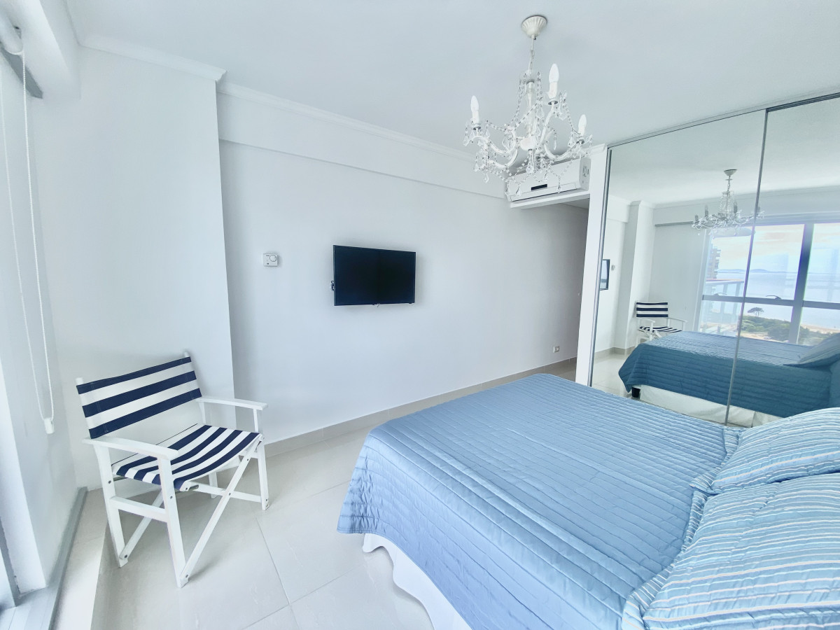 Apartamento ID.116 - Apartamento de categoria en venta Playa Mansa 2 dormitorios MIAMI BOOULEVARD