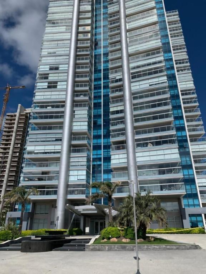 Apartamento ID.116 - Apartamento de categoria en venta Playa Mansa 2 dormitorios MIAMI BOOULEVARD
