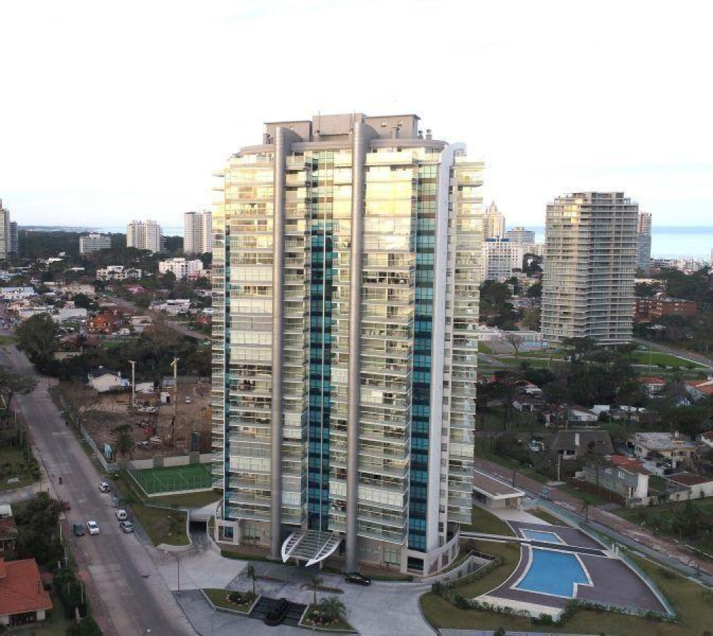 Apartamento ID.116 - Apartamento de categoria en venta Playa Mansa 2 dormitorios MIAMI BOOULEVARD