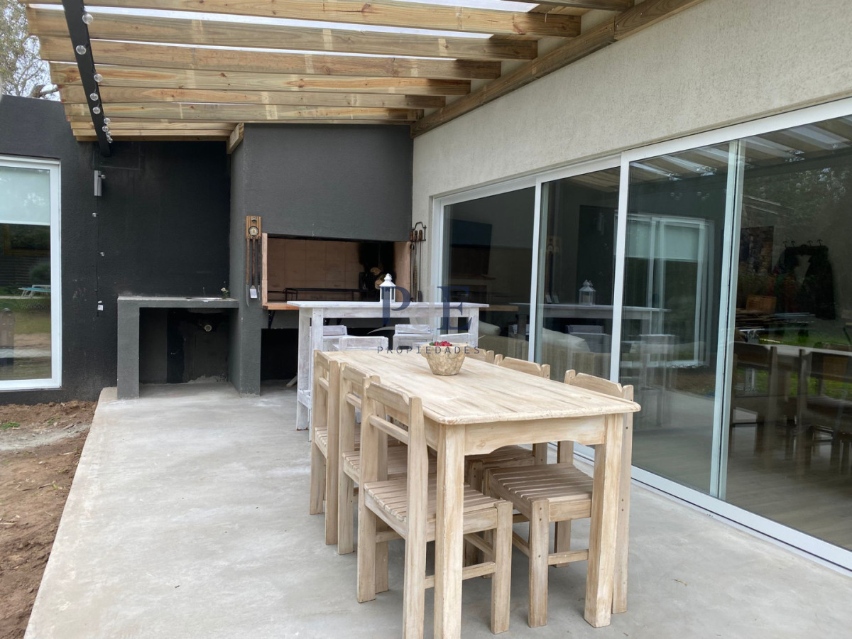 Casa en Balneario Buenos Aires, Manantiales. 3 dormitorios, terreno de 450 m² - Imagen 12
