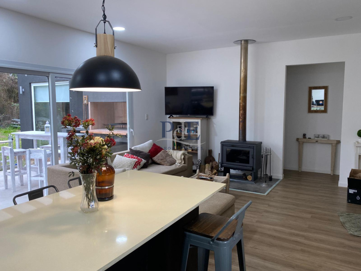 Casa en Balneario Buenos Aires, Manantiales. 3 dormitorios, terreno de 450 m² - Imagen 2