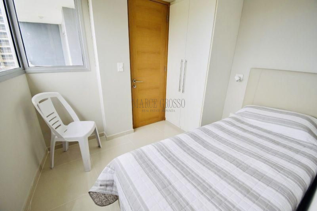 Apartamento ID.109 - Apartamento en alquiler temporario Playa Mansa 2 dormitorios SUNRISE TOWER