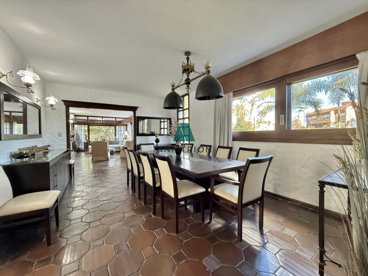 Casa ID.810 - Casa reciclada a 250 metros de Playa Mansa — Parada 10, Punta del Este