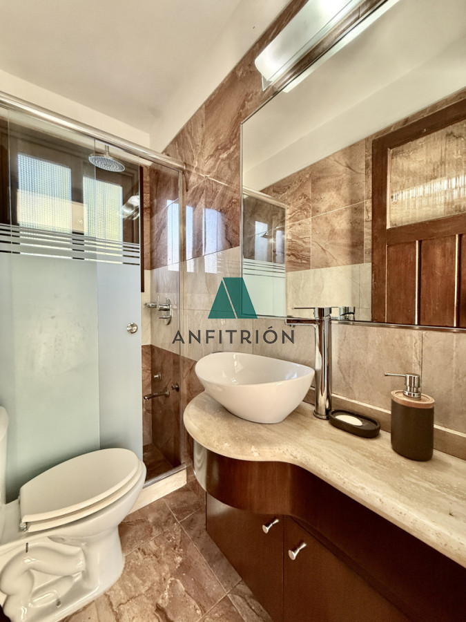 Casa ID.810 - Casa reciclada a 250 metros de Playa Mansa — Parada 10, Punta del Este