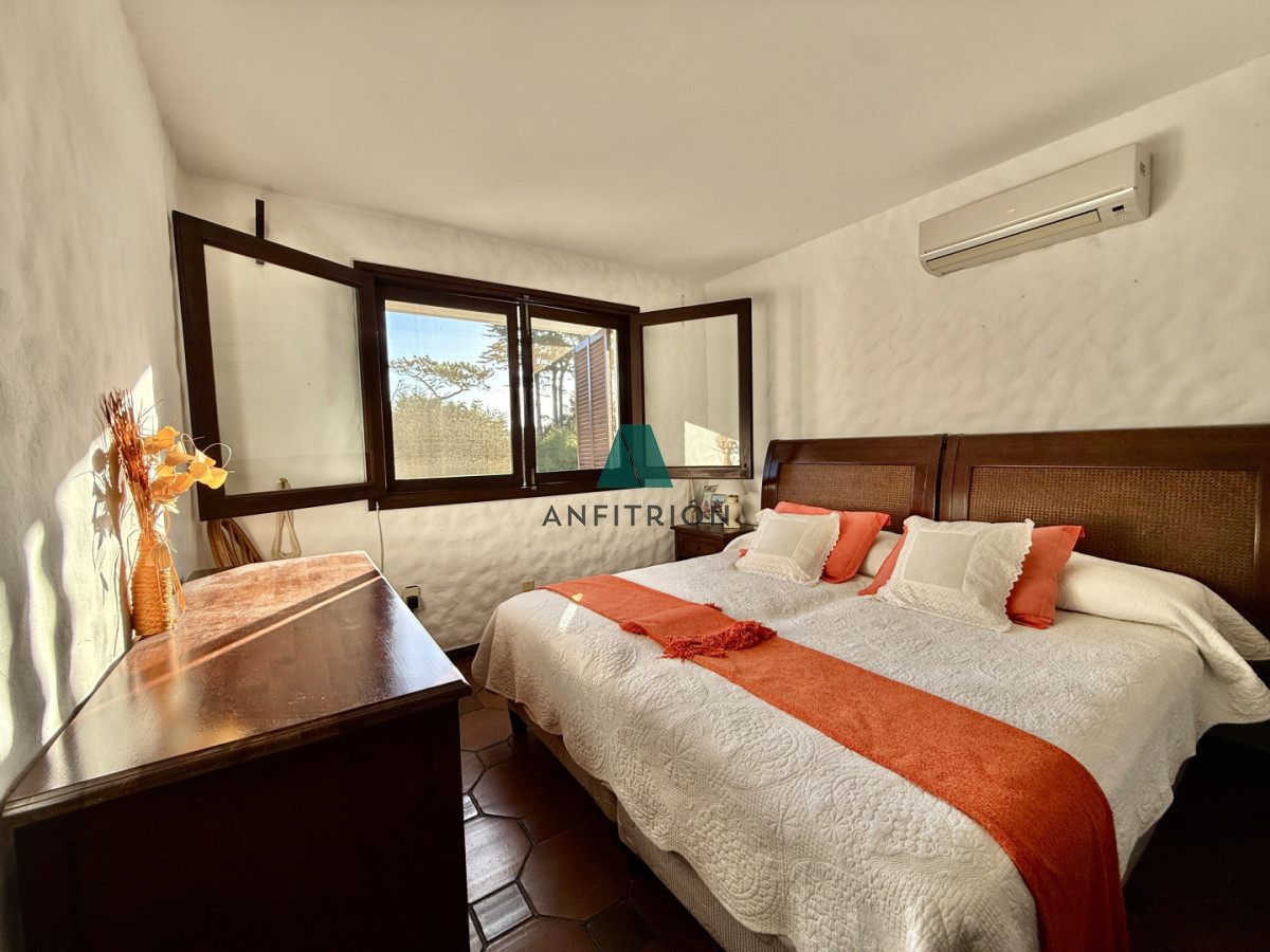 Casa ID.810 - Casa reciclada a 250 metros de Playa Mansa — Parada 10, Punta del Este