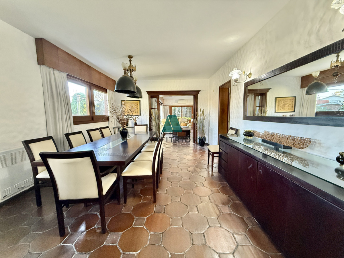 Casa ID.810 - Casa reciclada a 250 metros de Playa Mansa — Parada 10, Punta del Este