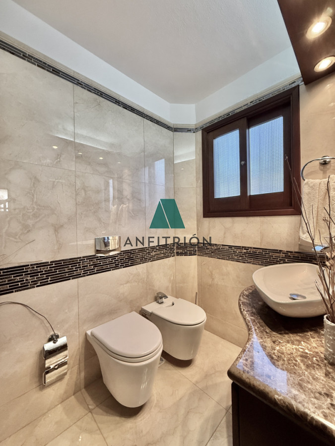 Casa ID.810 - Casa reciclada a 250 metros de Playa Mansa — Parada 10, Punta del Este