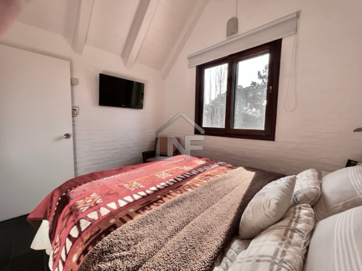 Casa ID.166 - Casa en venta, punta del este, 2 dormitorios, Barrio privado parque pinares