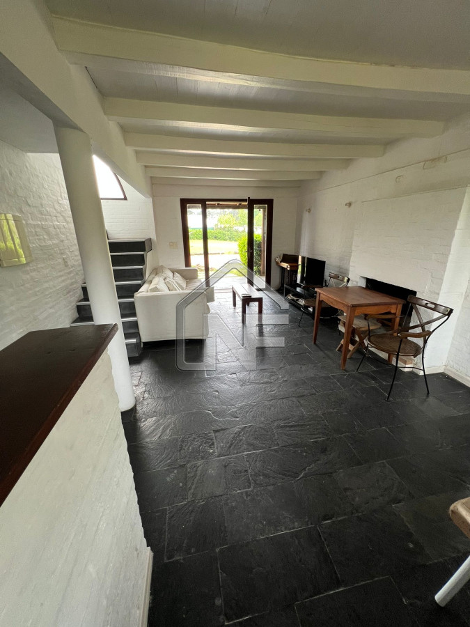Casa ID.167 - OPORTUNIDAD !!! Casa en venta de 2 dormitorios en Parque Pinares - Punta del Este