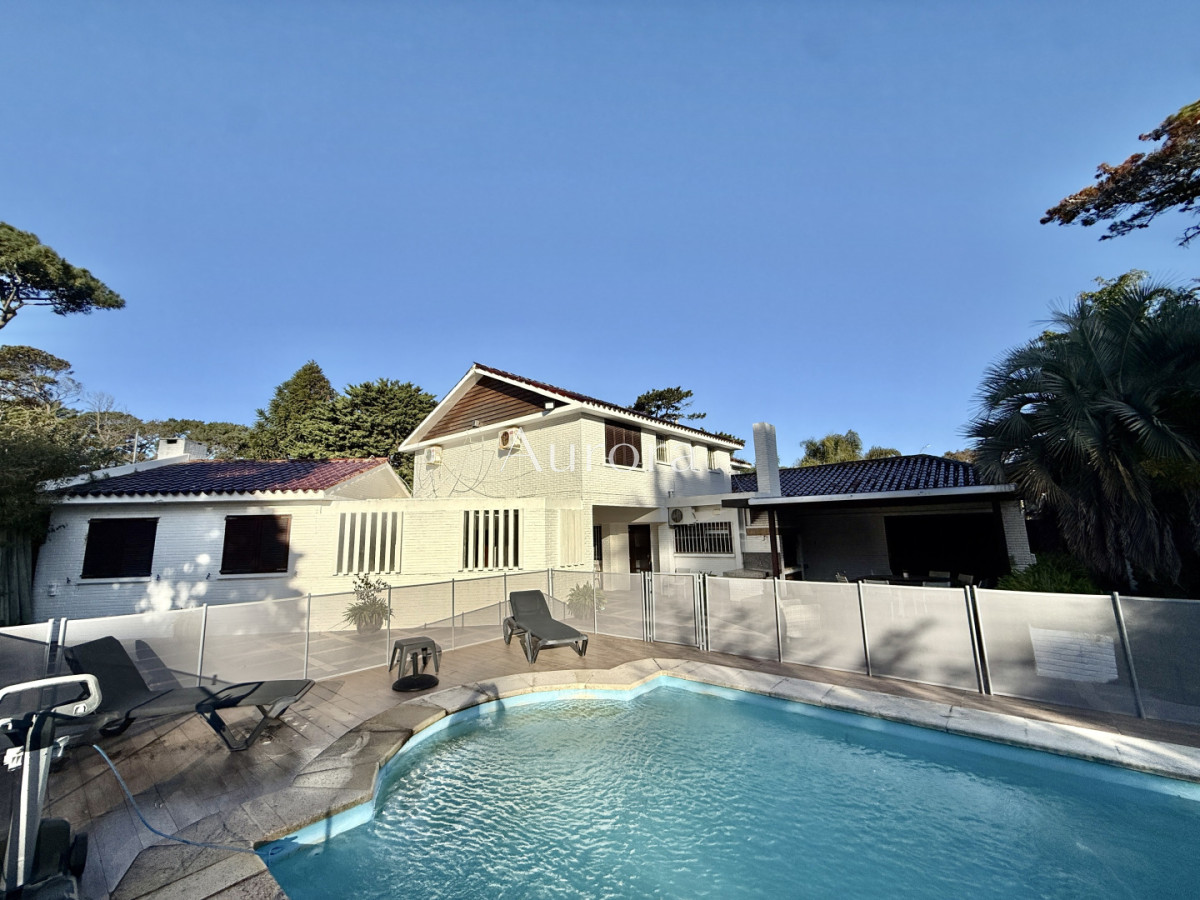 Casa ID.425 - Casa reciclada a 250 metros de Playa Mansa — Parada 10, Punta del Este