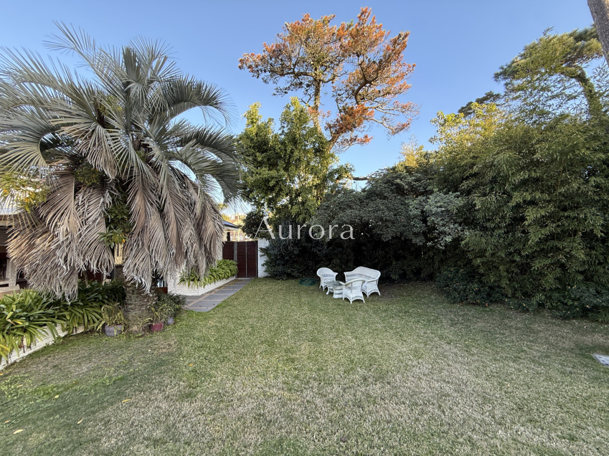 Casa ID.425 - Casa reciclada a 250 metros de Playa Mansa — Parada 10, Punta del Este