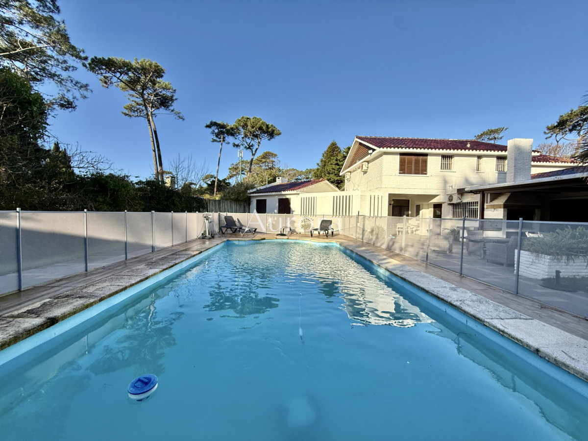 Casa ID.425 - Casa reciclada a 250 metros de Playa Mansa — Parada 10, Punta del Este