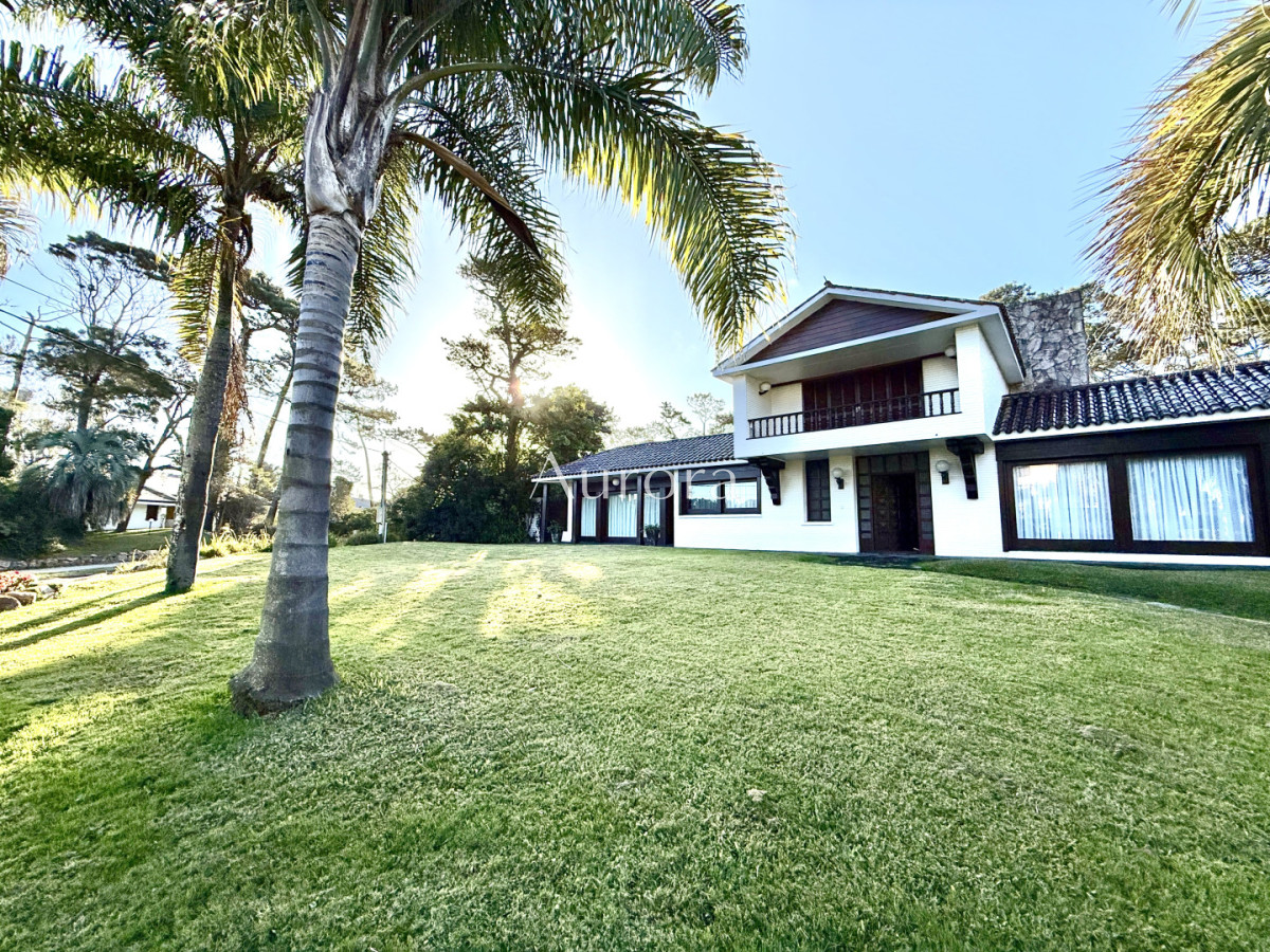 Casa ID.425 - Casa reciclada a 250 metros de Playa Mansa — Parada 10, Punta del Este