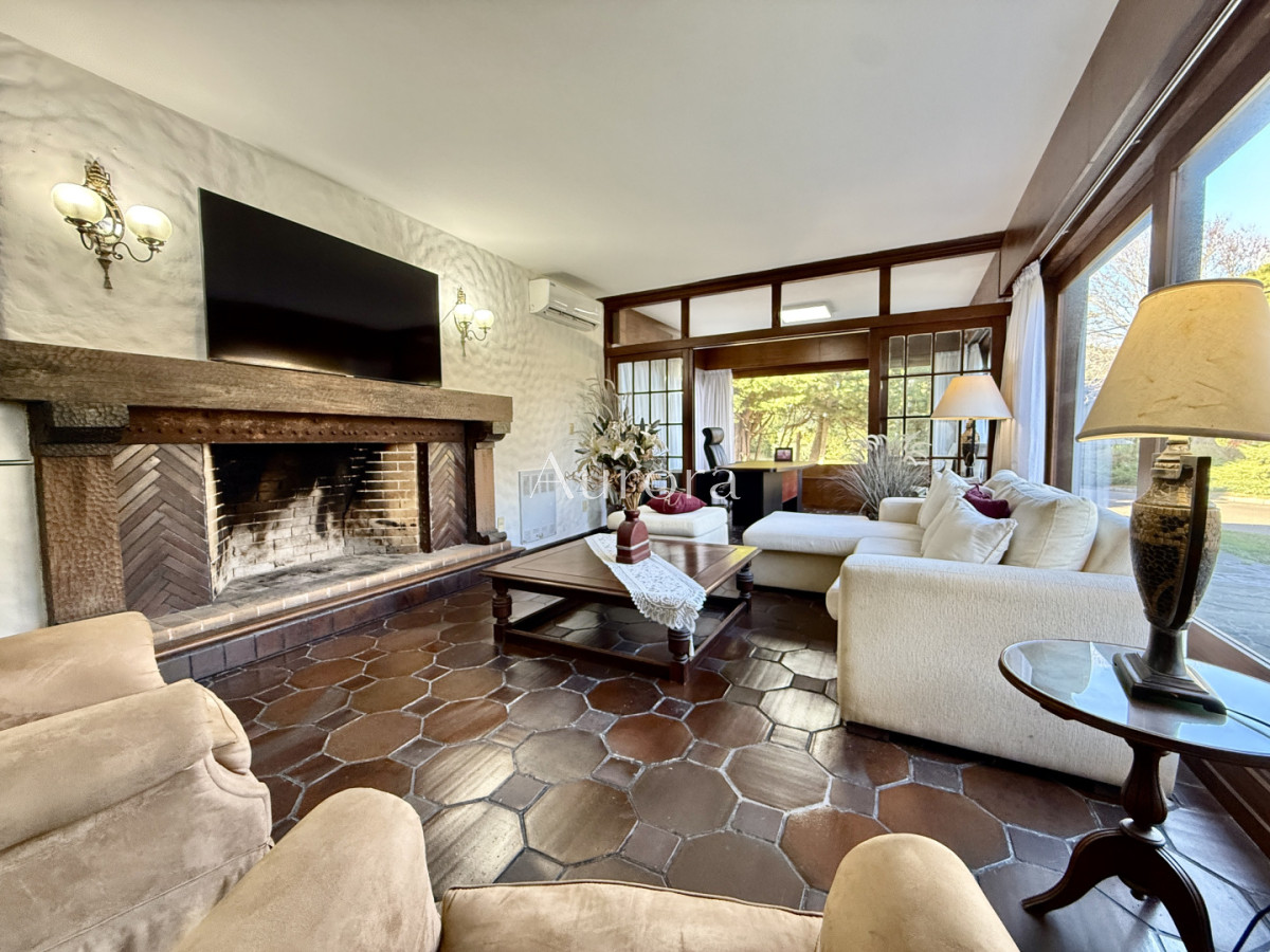 Casa ID.425 - Casa reciclada a 250 metros de Playa Mansa — Parada 10, Punta del Este