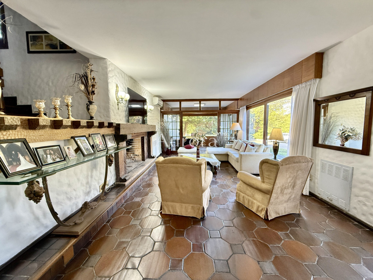Casa ID.425 - Casa reciclada a 250 metros de Playa Mansa — Parada 10, Punta del Este