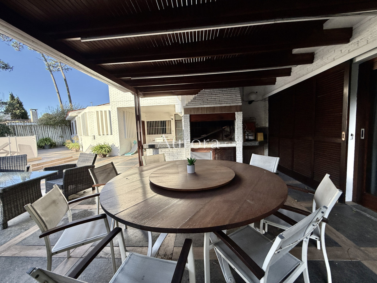 Casa ID.425 - Casa reciclada a 250 metros de Playa Mansa — Parada 10, Punta del Este