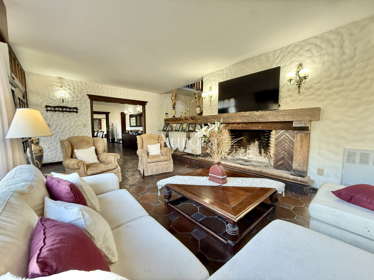 Casa ID.425 - Casa reciclada a 250 metros de Playa Mansa — Parada 10, Punta del Este