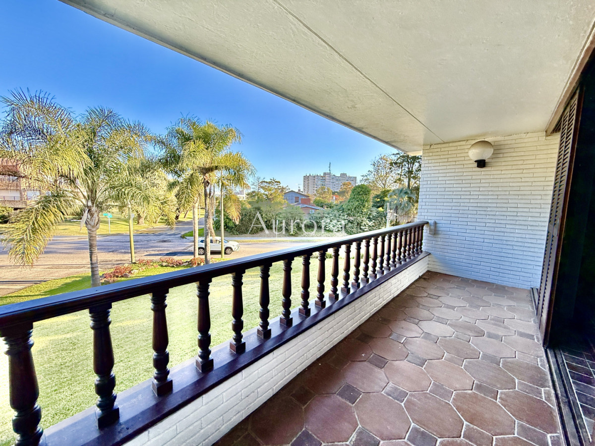 Casa ID.425 - Casa reciclada a 250 metros de Playa Mansa — Parada 10, Punta del Este