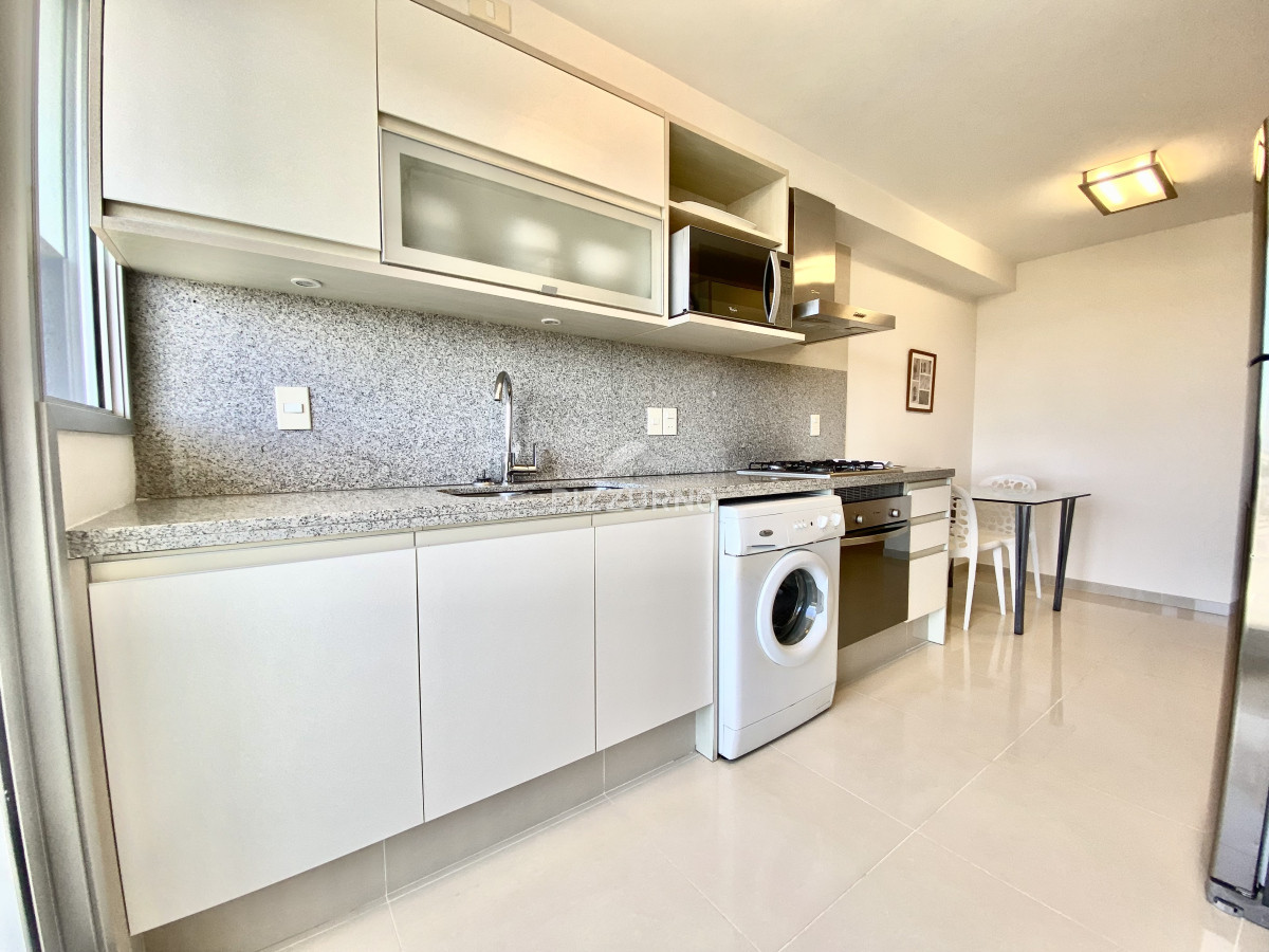 Apartamento Ref.739 - Apartamento en venta Playa Mansa 2 dormitorios SUNRISE TOWER