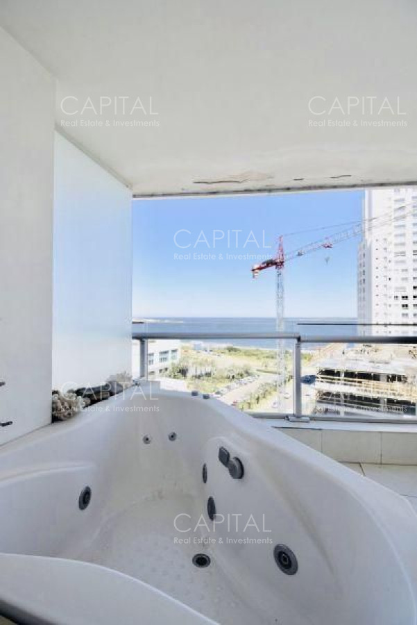 Apartamento ID.35706 - Season Tower Apartamento en alquiler temporario Playa Mansa 2 dormitorios