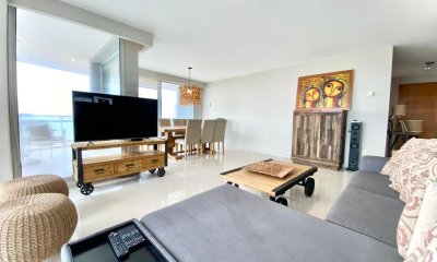 Apartamento 3 DORMITORIOS y dependencia en PLAYA MANSA, Punta del este