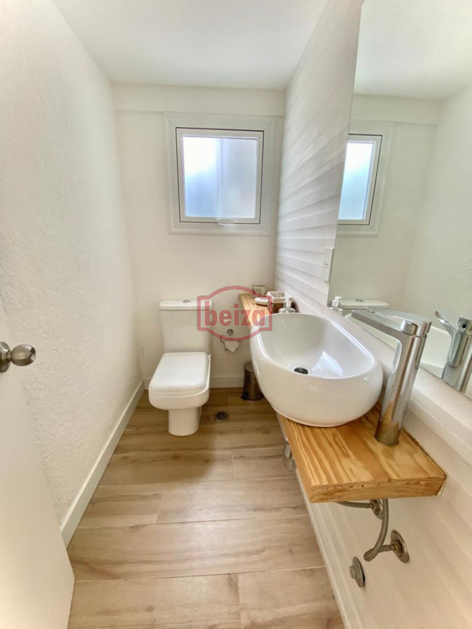 Casa ID.166084/Casa-de-4-dormitorios-con-piscina-en-alquiler-en-Brava,-Punta-del-Este. - Casa en alquiler temporario Playa Mansa 4 dormitorios