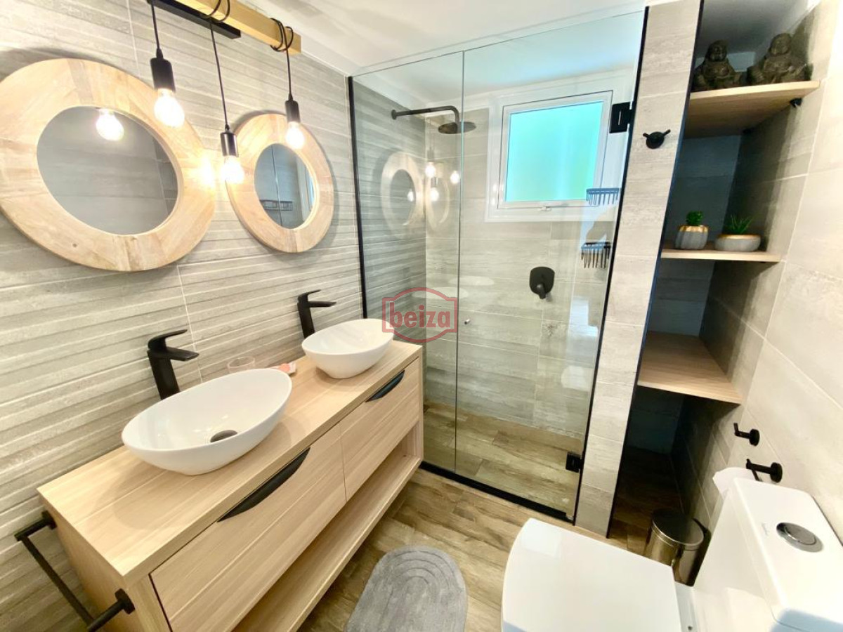 Casa ID.166084/Casa-de-4-dormitorios-con-piscina-en-alquiler-en-Brava,-Punta-del-Este. - Casa en alquiler temporario Playa Mansa 4 dormitorios