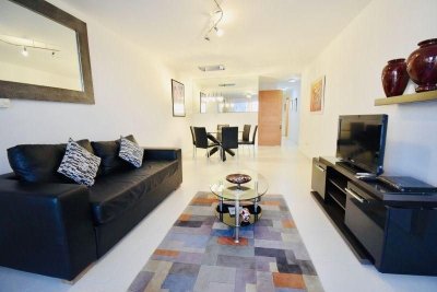 VENTA DE APARTAMENTO DE 2 DORMITORIOS EN SEASONS TOWER PUNTA DEL ESTE 