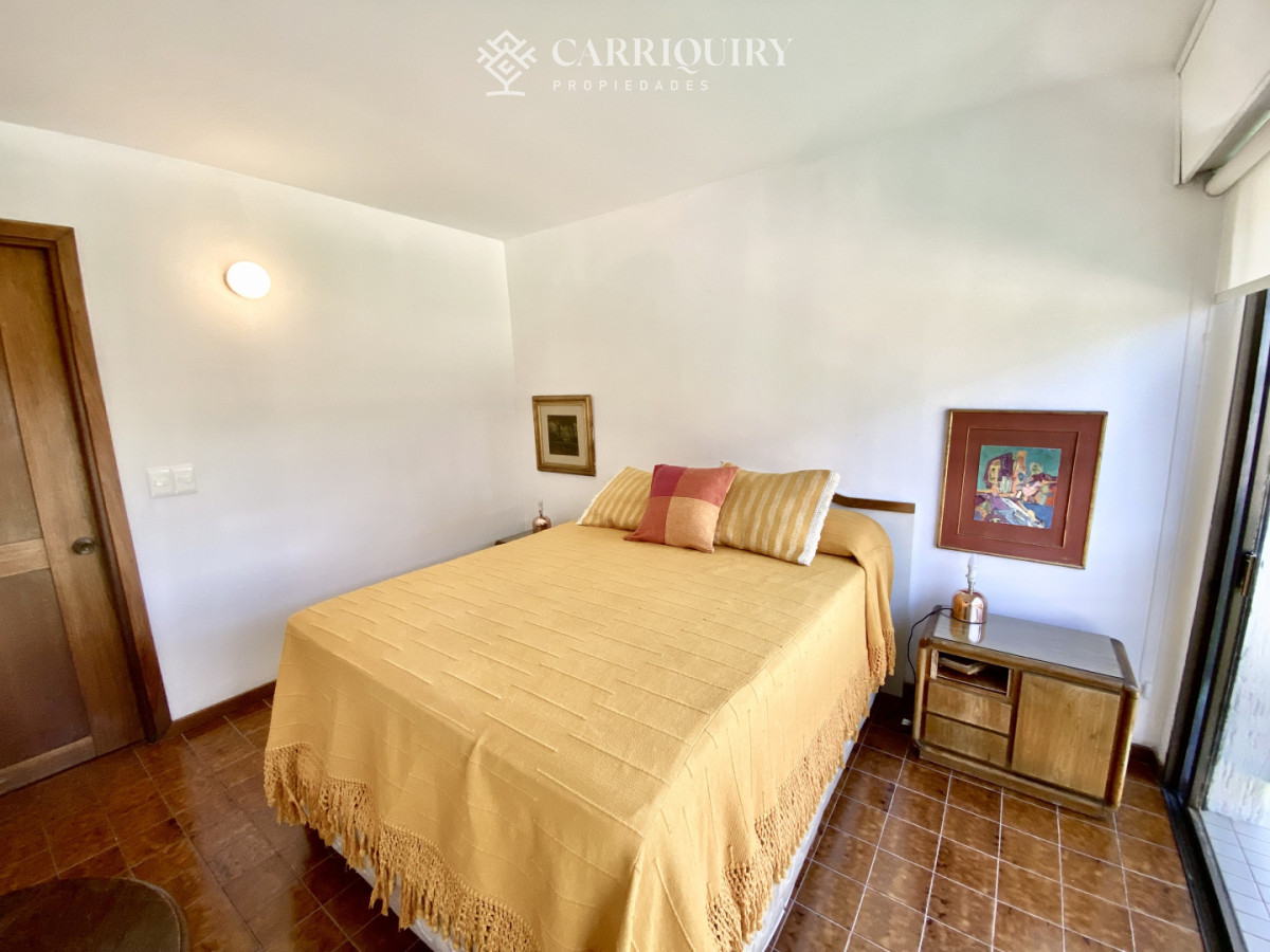 Apartamento ID.9677 - OPORTUNIDAD EN PLAYA MANSA FRENTE AL MAR APARTAMENTO DE 3 DORMITORIOS