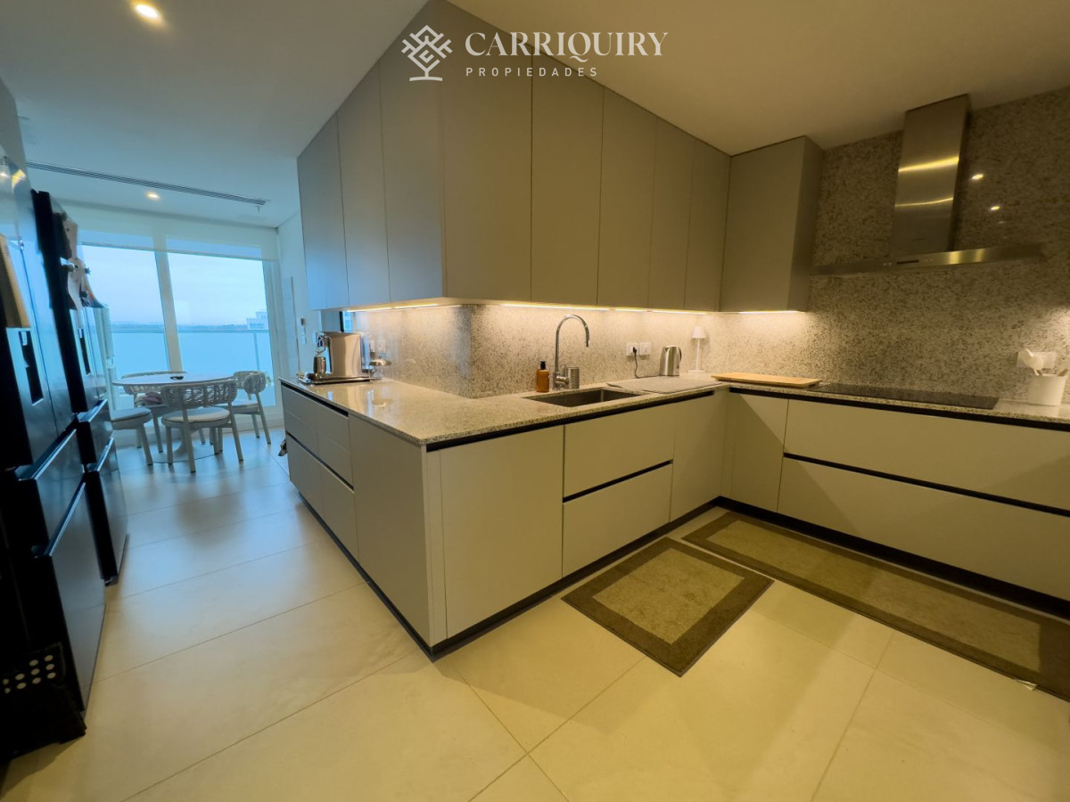 Apartamento ID.10595 - Apartamento en alquiler temporario Le Parc III Punta del Este - 3 dormitorios en suite