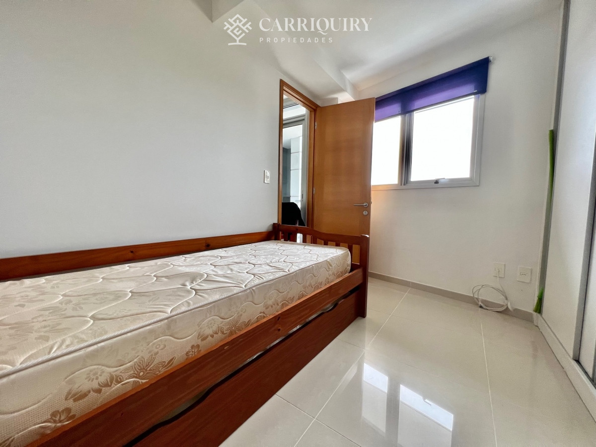 Apartamento ID.7086/Venta-de-apartamento-de-2-dormitorios-más-dependencia-y-parrillero-en-Playa-Mansa - SUNRISE TOWER ALQUILER TEMPORARIO APARTAMENTO 3 DORMITORIOS MAS DEPENDECIA DE SERVICIO
