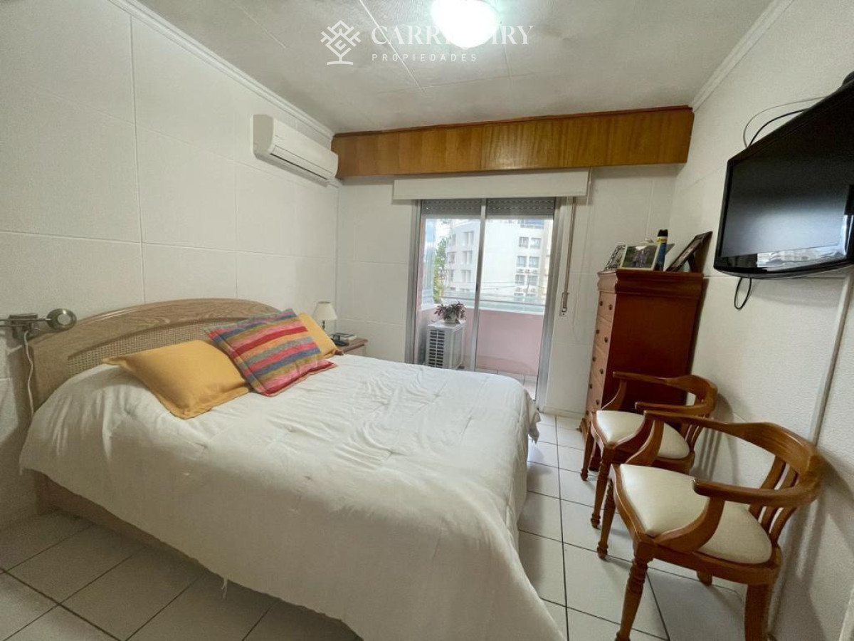 Apartamento ID.10560 - OPORTUNIDAD APARTAMENTO DE 3 DORMITORIOS A 100 MTS DE PLAYA MANSA 