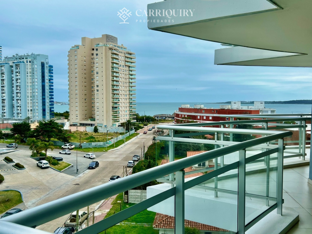 Apartamento ID.7086/Venta-de-apartamento-de-2-dormitorios-más-dependencia-y-parrillero-en-Playa-Mansa - SUNRISE TOWER ALQUILER TEMPORARIO APARTAMENTO 3 DORMITORIOS MAS DEPENDECIA DE SERVICIO