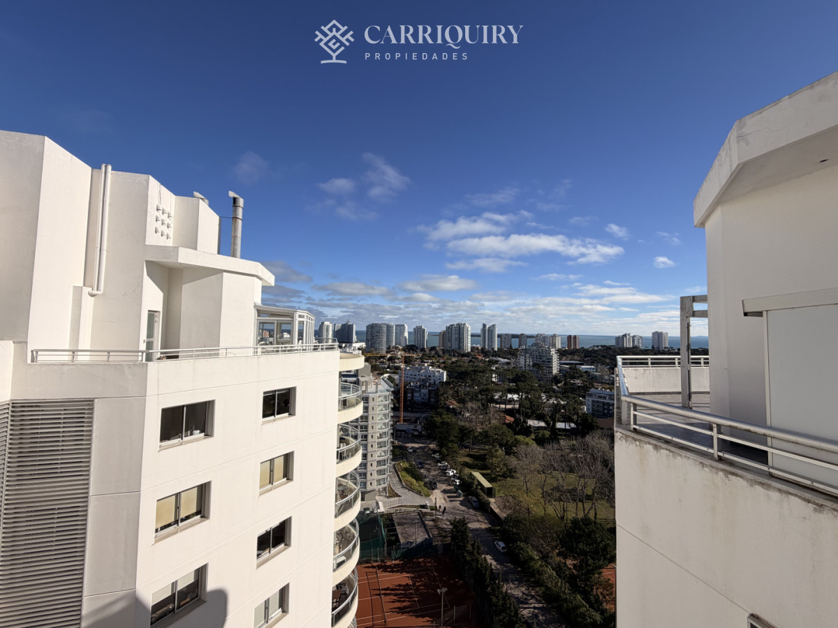 Apartamento ID.10153 - PENTH HOUSE EN VENTA EDIFCIO OCEAN DRIVE PUNTA DEL ESTE 2 DORMITORIOS Y GRAN BARABACOA