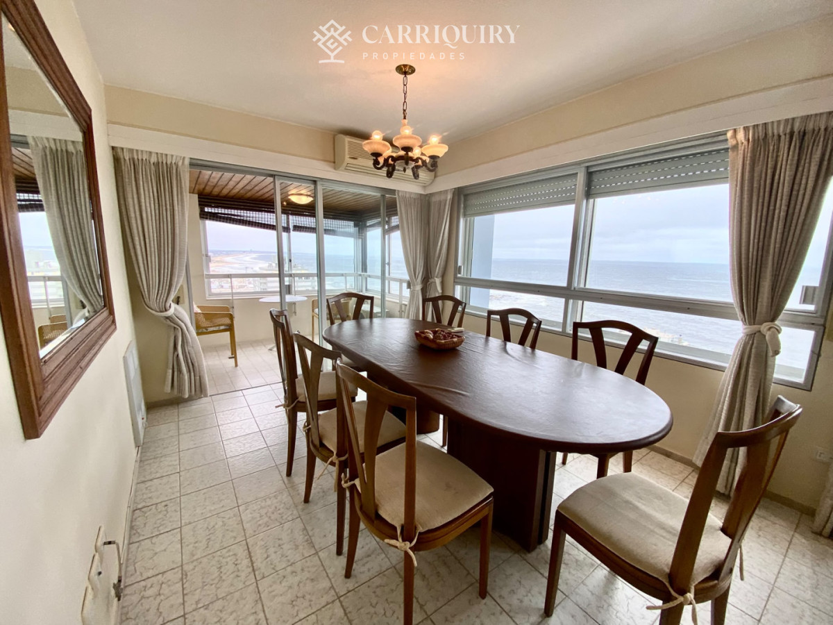 Apartamento ID.10732 - Clásico departamento en VENTA de 2 dormitorios y servicio en Península