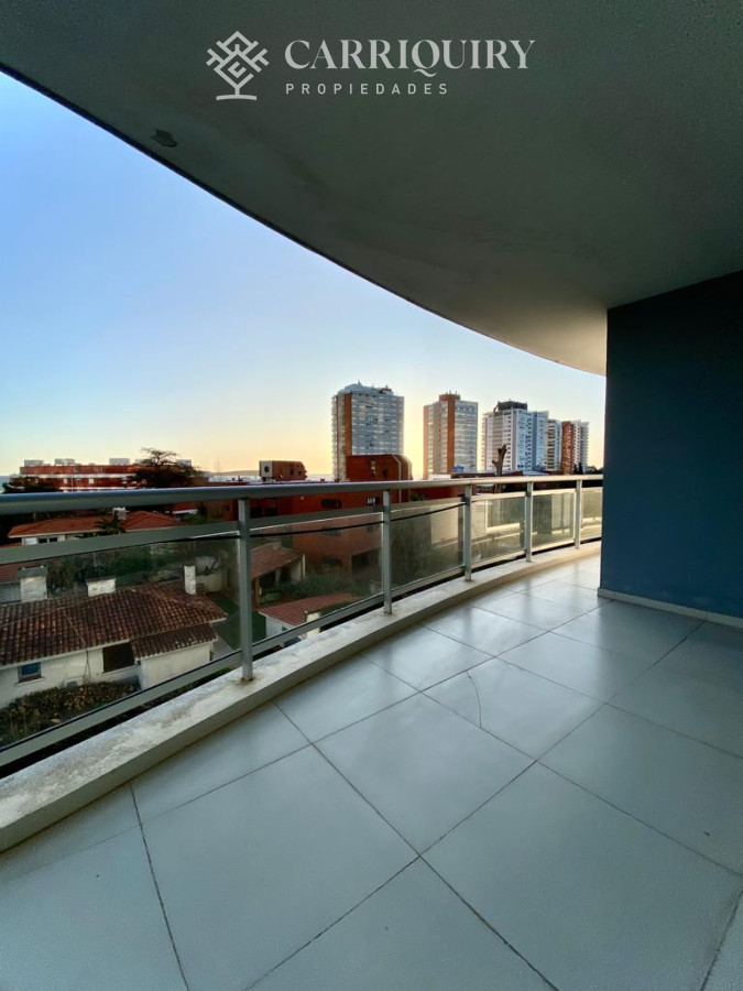Apartamento ID.8 - Apartamento en Venta Playa Mansa 3 dormitorios Sunrise Tower