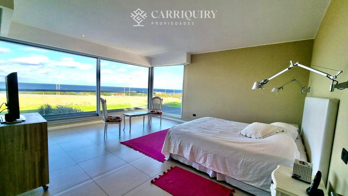 Apartamento ID.10641 - Apartamento en venta Tiburón Terrazas Punta del Este - 4 dormitorios en suite frente al mar