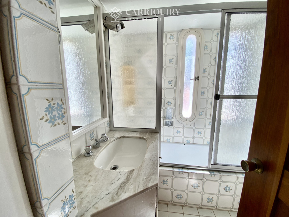 Apartamento ID.9677 - OPORTUNIDAD EN PLAYA MANSA FRENTE AL MAR APARTAMENTO DE 3 DORMITORIOS