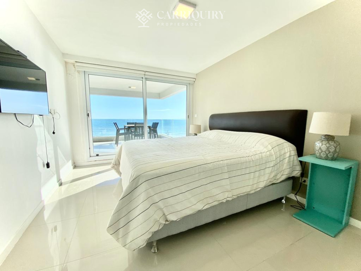 Apartamento ID.141 - Apartamento en venta Playa Mansa 3 dormitorios