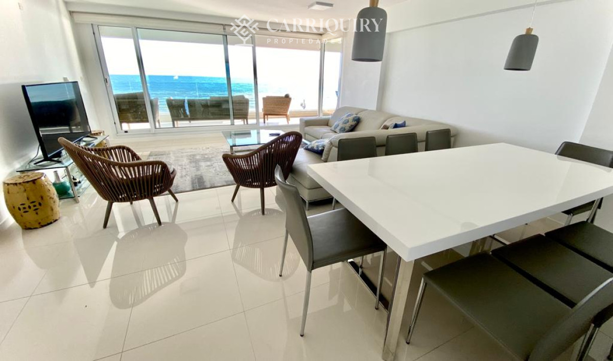 Apartamento ID.141 - Apartamento en venta Playa Mansa 3 dormitorios