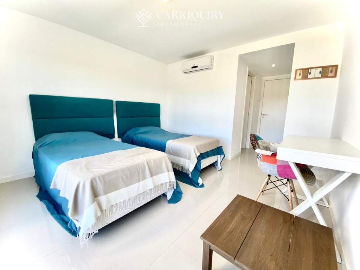 Apartamento ID.141 - Apartamento en venta Playa Mansa 3 dormitorios