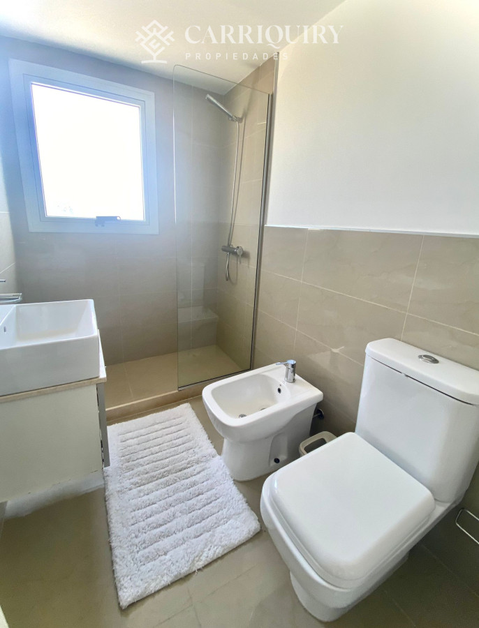 Apartamento ID.5294/Apartamento-3-dormitorios-playa-mansa,-todos-los-servicios- - Departamento en venta 3 dormitorios en suite 