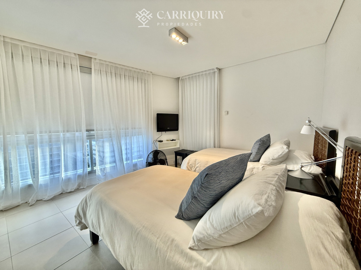 Apartamento ID.10183/-venta-MILLENIUM-TOWER-mansa-frente-al-mar-tres-suites-y-dependencias - Exclusivo Apartamento Frente al Mar en Brava, LE PARC ESQUINERO EN ALQUILER TEMPORARIO Punta del Este