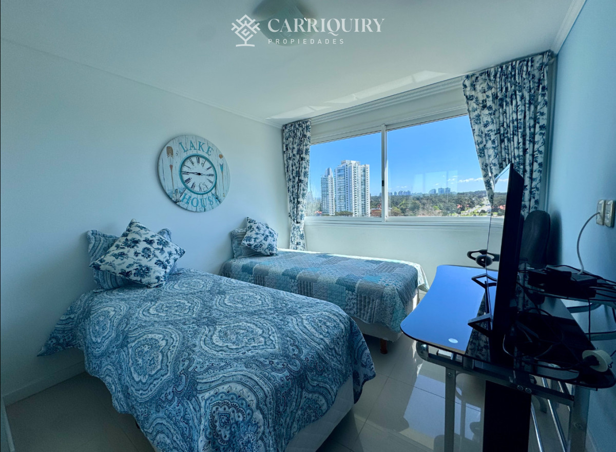Apartamento ID.10517/Excelente-apartamento-en-alquiler-frente-al-mar-en-playa-mansa!- - APARTAMENTO ESQUINERO EN VENTA 3 DORMITORIOS EN SUITE EN CASINO TOWER 
