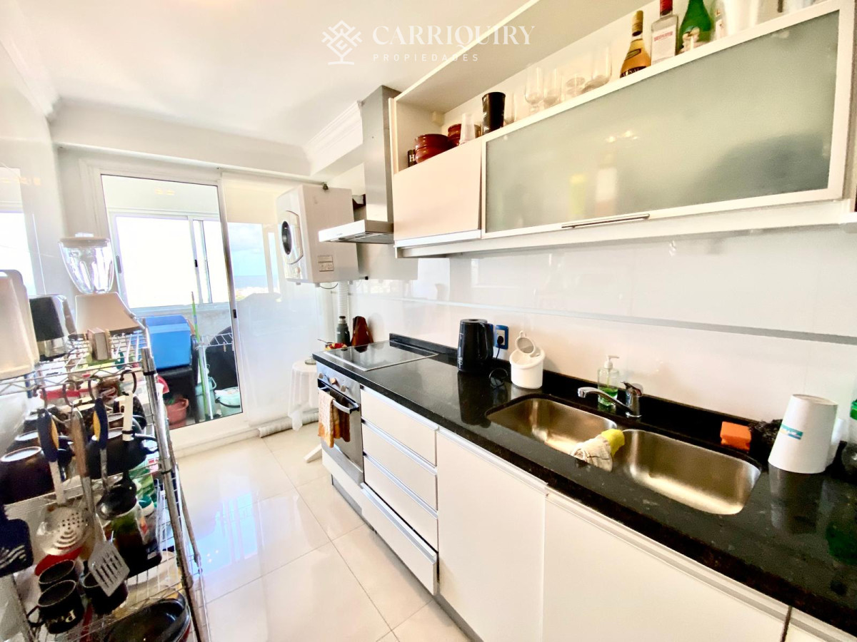 Apartamento ID.8494/Miami-Boulevard-de-dos-dormitorio-en-Venta,-Apartamento-frente-al-mar-en-playa-mansa - Alquiler temporario en excelente departamento de 2 dormitorios en zona Mansa