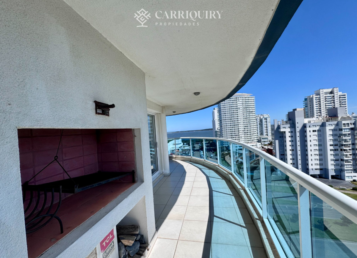 Apartamento ID.10517/Excelente-apartamento-en-alquiler-frente-al-mar-en-playa-mansa!- - APARTAMENTO ESQUINERO EN VENTA 3 DORMITORIOS EN SUITE EN CASINO TOWER 
