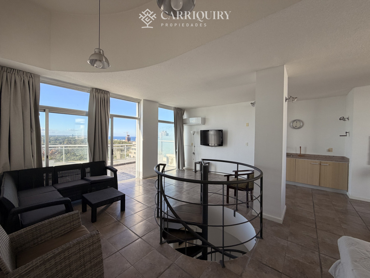 Apartamento ID.10153 - PENTH HOUSE EN VENTA EDIFCIO OCEAN DRIVE PUNTA DEL ESTE 2 DORMITORIOS Y GRAN BARABACOA